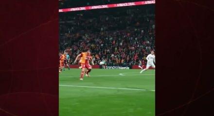 Galatasaray–Samsunspor maçında tartışmalı pozisyonlar gündem oldu