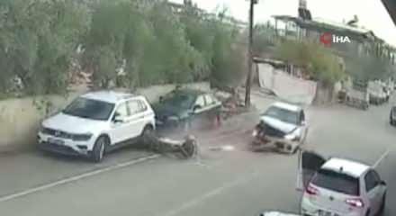 Süratli motosikletli kaza sonrasında taklalar attı