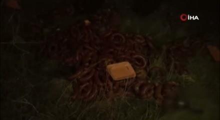 Yüzlerce kilo et ürünü boş araziye atıldı