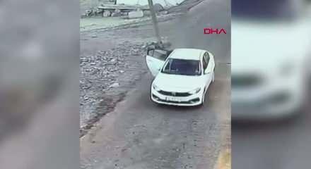 Ankara’da 4 aracın kundaklandığı anlar kamerada