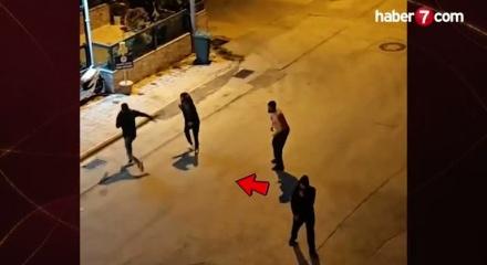 Antalya'da kan donduran anlar kamerada! "Beni vurma, yabancı değilim" diyen arkadaşını vurdu