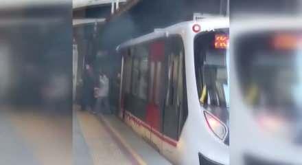  İzmir'de metro vagonu raydan çıktı