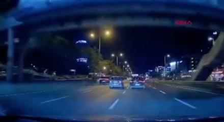 Kadıköy'de makas atan sürücü kazaya sebep oldu