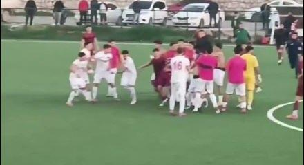 Maç sonu genç takıma saldırı! Süper Lig ekibi açıkladı: 4 oyuncu hastaneye kaldırıldı