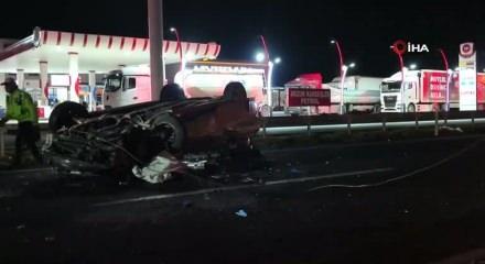 Otomobil tıra arkadan çarpıp takla attı: 1 ölü, 1'i ağır 3 yaralı