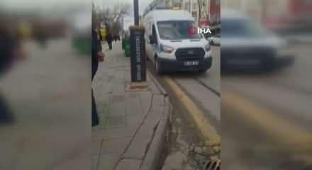 Ankara'da sahipsiz sokak köpeklerini toplayan ekiplere hakaret ettiler