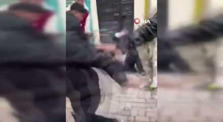 Sokak ortasında meydan dayağı