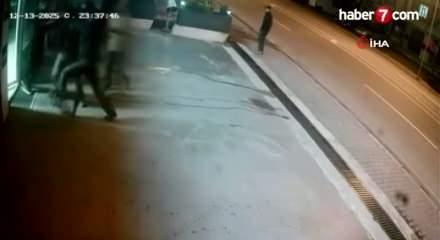 4&rsquo;e karşı 1: Tekme ve yumruklarla saldırdılar, ısırarak kulağını kopardılar