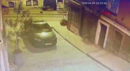 Beyoğlu&rsquo;nda telefon &ccedil;alan kapka&ccedil;ılar kameralara yakalandı