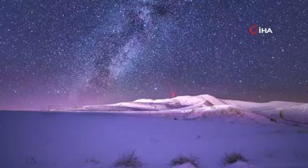 Bitlis'te kutupları aratmayan kartpostallık manzara! Geminid meteorları b&uuml;y&uuml;ledi