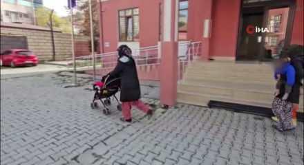 Dilenci yakayı ele verdi, parayı sakladığı yer şaşkına &ccedil;evirdi