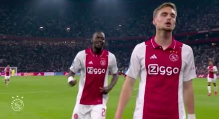 Fenerbah&ccedil;e, Ajax'ın orta saha oyuncusu Kenneth Taylor'ı transfer etmek istiyor