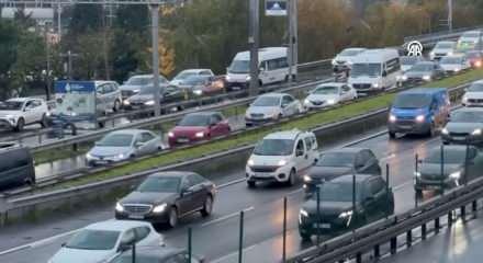 Haftanın ilk iş gününde trafik yoğunluğu yüzde 76'ya çıktı