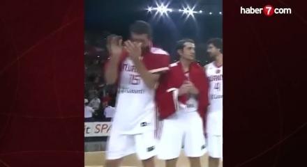 Hidayet T&uuml;rkoğlu 'FIBA Onur Listesi'ne se&ccedil;ilen ilk T&uuml;rk sporcu oldu