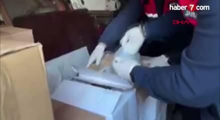 İzmir&rsquo;de jandarmadan ka&ccedil;ak etil alkol operasyonu: 4 bin 130 litre ele ge&ccedil;irildi