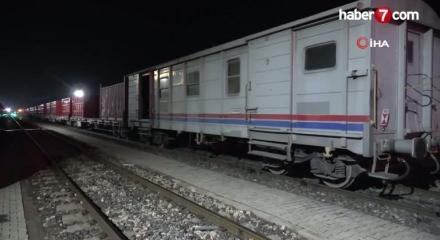 Malatya'da yük treni hemzemin geçitte otomobile çarptı