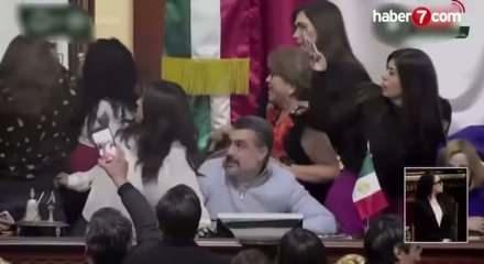 Meksika kongresinde milletvekilleri arasında kavga &ccedil;ıktı