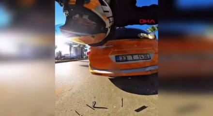 Feci kaza! Süratli motosikletin karıştığı kaza kask kamerasında