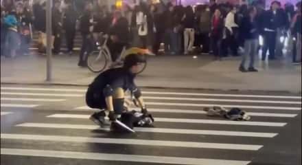 Tayvan'da sis bombası ve bı&ccedil;akla saldırı d&uuml;zenlendi: 2 &ouml;l&uuml;, 7 yaralı