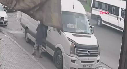 Y&uuml;zlerini eşarpla gizleyen anne-kız, girdikleri evlerden altın ve ziynet eşyası &ccedil;aldı