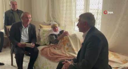 AK parti'ye 105 yaşında &uuml;ye olan Hanım nine partinin en yaşlı &uuml;yesi konumunda