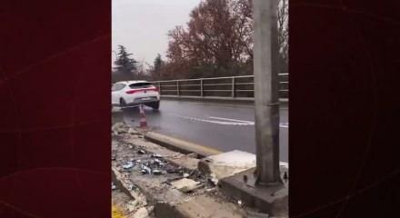 Ke&ccedil;i&ouml;ren fatih k&ouml;pr&uuml;s&uuml;&rsquo;nde aylar s&uuml;ren &ccedil;alışma tepkisi: ABB ikinci iş makinesini g&ouml;nderdi