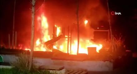 Beylikd&uuml;z&uuml;'nde &ccedil;ocuk parkı ateşe verildi