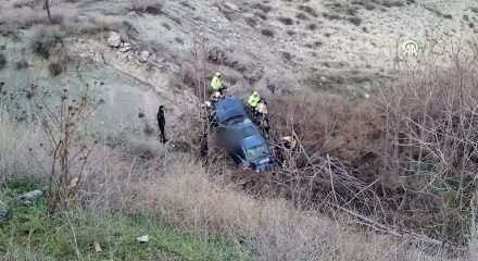  Devrilen otomobildeki 1'i bebek 3 kişi hayatını kaybetti