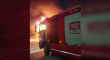 Başakşehir Atat&uuml;rk Oto Sanayi Sitesi'nde korkutan yangın