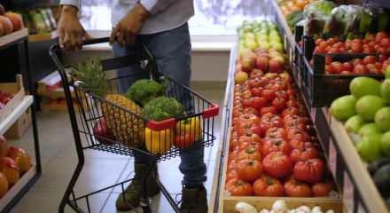 Esnaf, sanatkar ve perakendeciler, market zincirlerinin pazar g&uuml;n&uuml; kapalı olması konusunda anlaştı