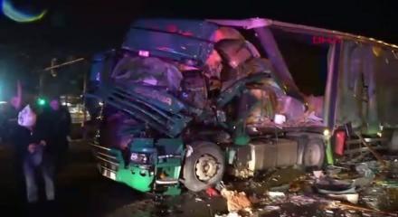 Karadeniz sahil yolunda feci tır kazası