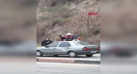 Kendisinden para isteyen dilenciyi bı&ccedil;akladı!