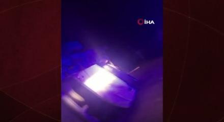 K&ouml;peğe &ccedil;arpmamak i&ccedil;in manevra yapan iş&ccedil;i servisi minib&uuml;s&uuml; devrildi: 16 yaralı