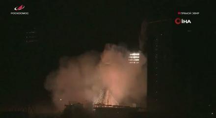 Rusya, İran&rsquo;a ait 3 uydu taşıyan Soyuz-2 roketini y&ouml;r&uuml;ngeye fırlattı