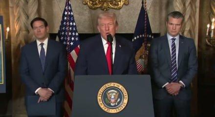 Trump'tan Maduro'ya tehdit: "Sert oynarsa, bu onun son seferi olur"