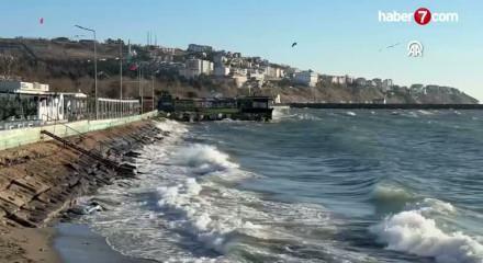 &Ccedil;anakkale ve Marmara'da bazı feribot seferleri iptal edildi!