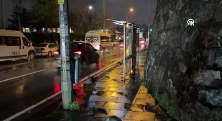 Esenler'de otob&uuml;s durağında bulunan bebek koruma altına alındı