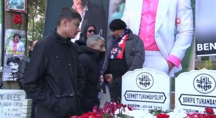 Ferdi Tayfur vefatının 1. yıl d&ouml;n&uuml;m&uuml;nde mezarı başında anıldı