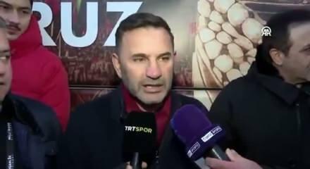 Galatasaray teknik direkt&ouml;r&uuml; Okan Buruk'tan Filistin'e destek: Galata'da y&uuml;r&uuml;y&uuml;şe katıldı