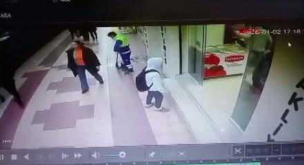 Kuruyemiş&ccedil;ideki kavgada m&uuml;şterinin ağır yaralanmasına neden olan kasiyer tutuklandı