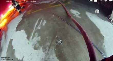 Narenciye fabrikasında &ccedil;ıkan yangına, &ccedil;ok sayıda ekip m&uuml;dahale etti