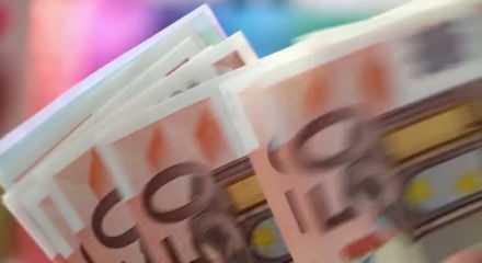 T&uuml;rkiye avro ile ihracatta rekora koşuyor