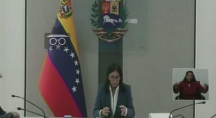 Venezuela'nın ge&ccedil;ici Devlet Başkanı Rodriguez oldu!