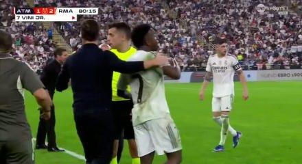 Real Madrid'de Arda G&uuml;ler oyuna girdiği sırada kenarda  kıyamet koptu! 