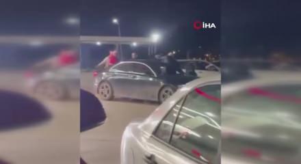 Bursa'da iki s&uuml;r&uuml;c&uuml; benzinlikte kavgaya girişti