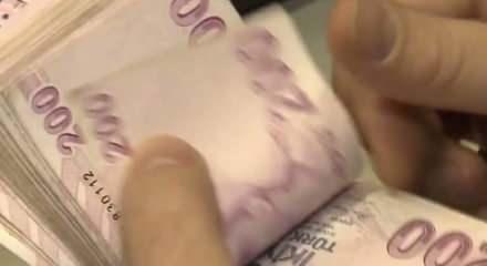 Altın ve g&uuml;m&uuml;ş 2026 yılına sert dalgalanmayla başladı