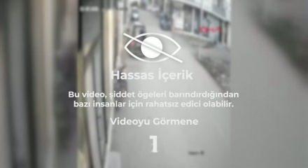 Bursa'da yola fırlayan &ccedil;ocuğa hafif ticari aracın &ccedil;arptığı kaza kamerada