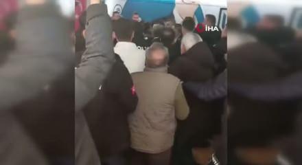 CHP'li Bursa B&uuml;y&uuml;kşehir Belediye Başkanı Mustafa Bozbey saldırıya uğradı