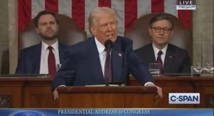 Donald Trump'ın Gr&ouml;nland sevdası bitmiyor "Ya verirsiniz ya da zorla alırız!"