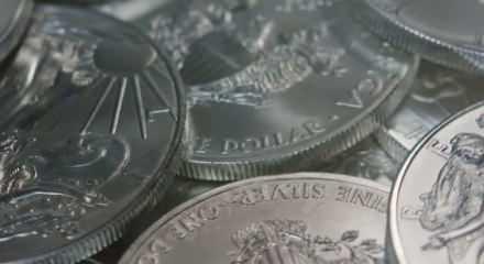 D&uuml;nyaca &uuml;nl&uuml; dev banka G&uuml;m&uuml;ş yatırımcılarına tavsiye niteliğinde a&ccedil;ıklamalarda bulundu